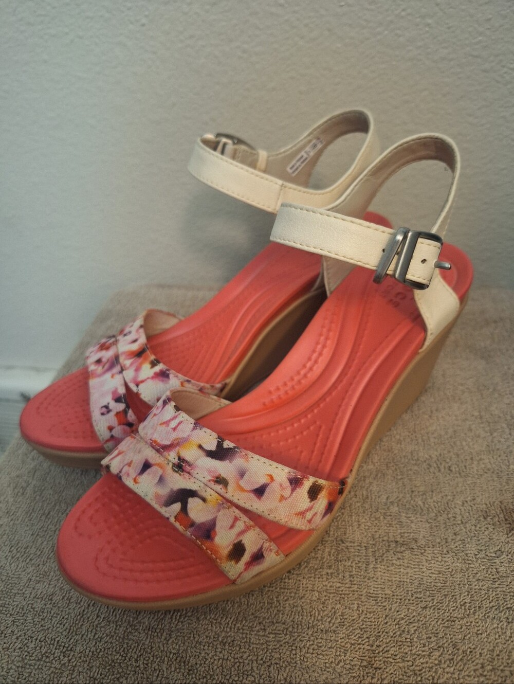 Crocs Wedge Heel Sandals 7